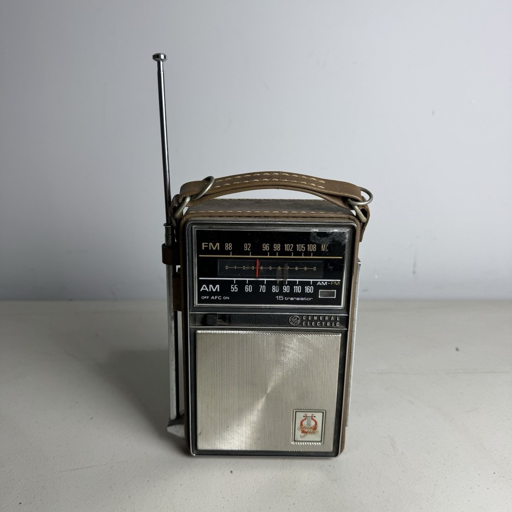 GE General Electric (Vintage 1960's) AM/FM 15 Transistor Radio P-975D - Tested!!